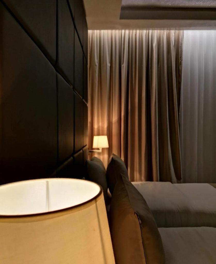 Hotel Ideall ポドゴリツァ エクステリア 写真