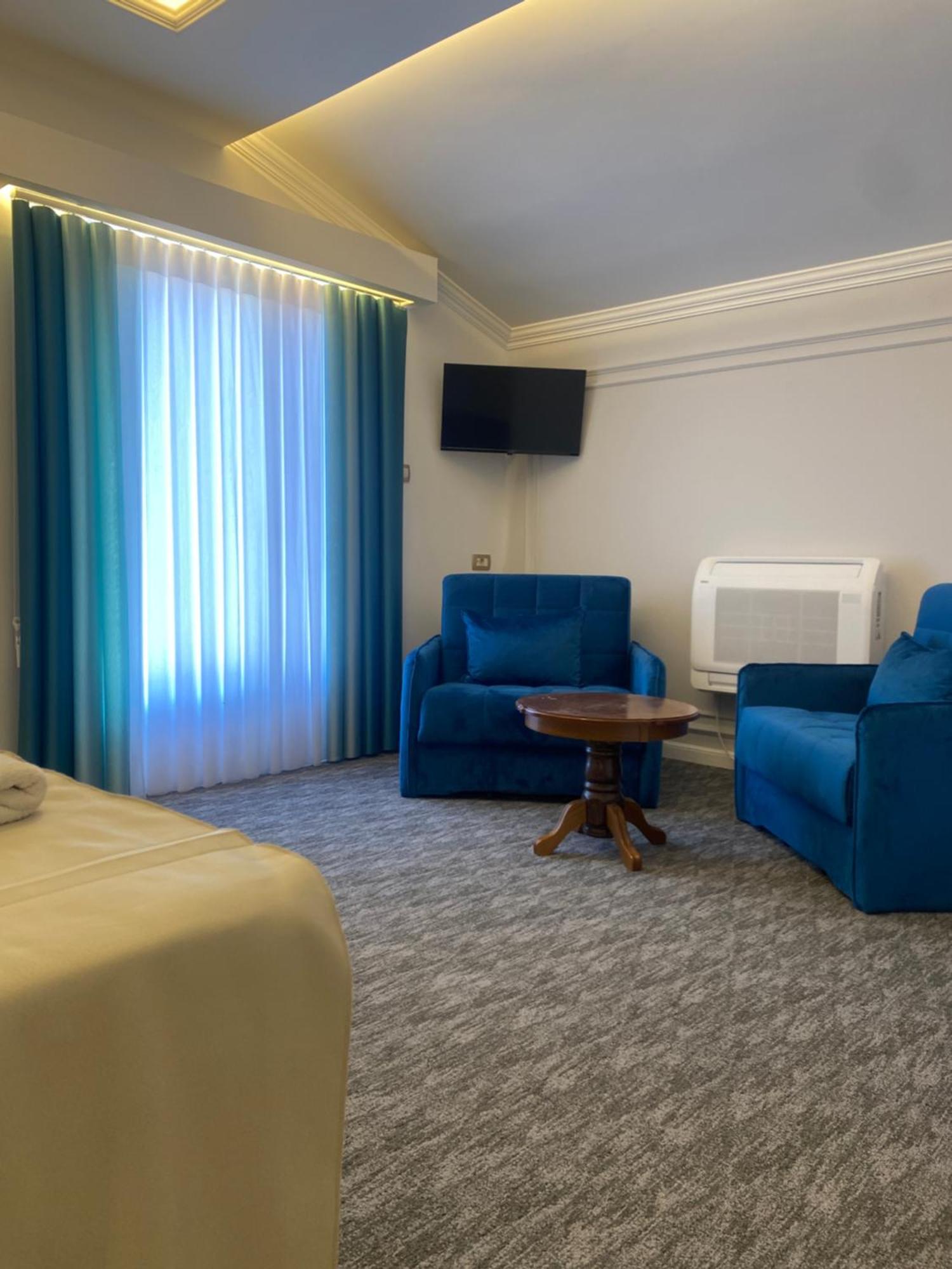 Hotel Ideall ポドゴリツァ 部屋 写真